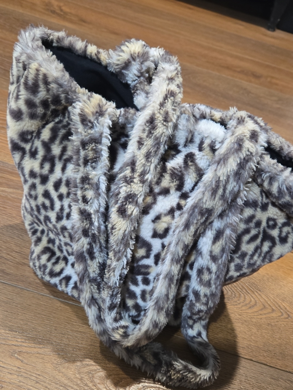 BRANDY MELVILLE FAUX FUR LEOPARD PRINT SHOULDER BAG... #8171
